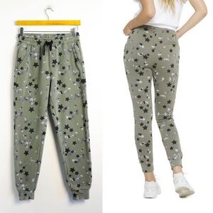 Lazypants Sweatpants Canadian Designer green khaki stars print cotton thermal XS